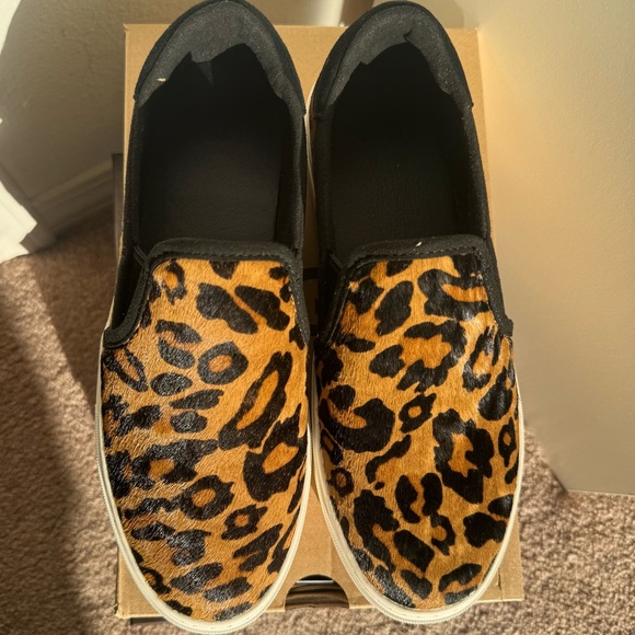 UGG Cahlvan Panther Print Sneaker - size 8 - NEW IN BOX - Picture 4 of 10